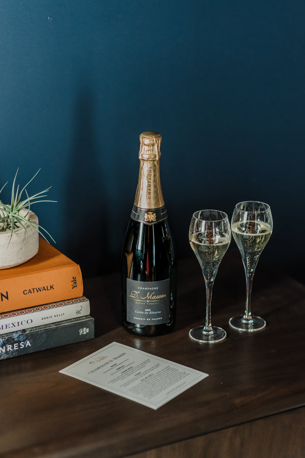 The perfect gift for every occasion. Our Champagne and glasses gift set includes a bottle of boutique bubbles, crystal tulips and tasting notes.