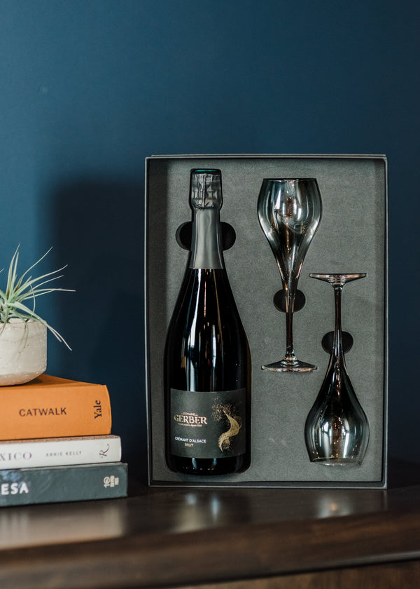 The perfect gift for every occasion. Our Champagne and glasses gift set includes a bottle of boutique bubbles, crystal tulips and tasting notes.