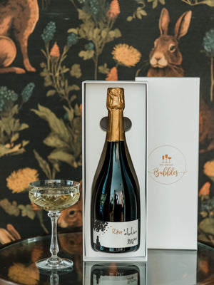 The perfect gift to say "Cheers" for every occasion. Our "Cheers Gift Box" features boutique, premium quality bubbles