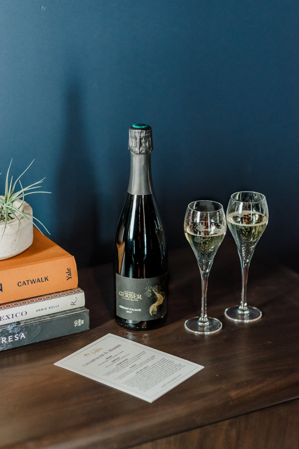 The perfect gift for every occasion. Our Champagne and glasses gift set includes a bottle of boutique bubbles, a SugarFina candy cube, gold champagne stopper and tasting notes.