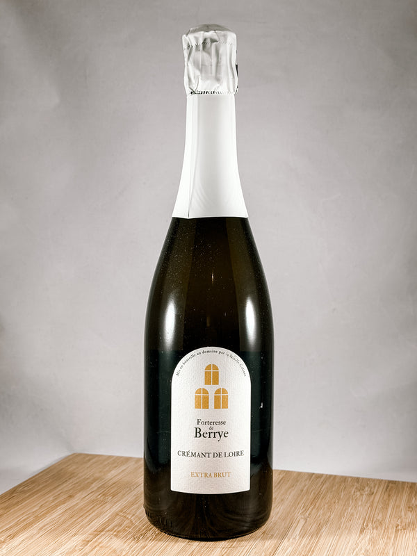 Domaine Fonteresse de Berrye Crémant, part of our champagne delivery and great for unique gift ideas.