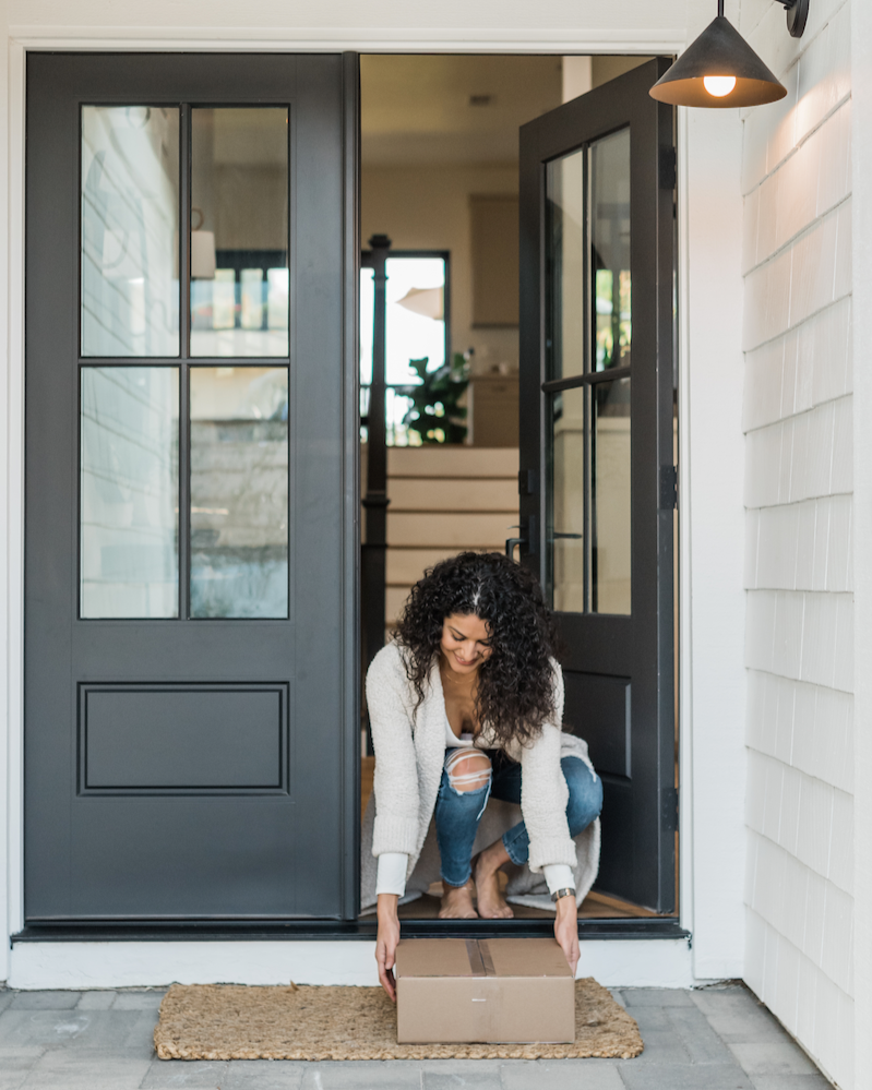 THE BUBBLES CLUB We Drink Bubbles