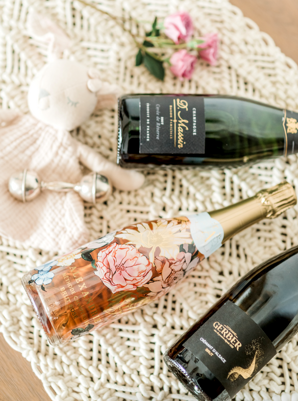  The perfect gift to the parents to celebrate the momentous first birthday! This set includes a selection of three small-batch, boutique sparkling wines and champagne.